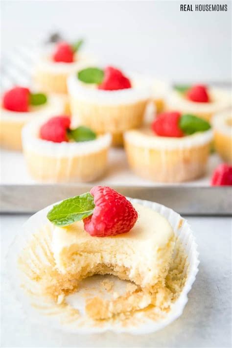 It has everything from mouthwatering chocolate chip cookies to homemade key lime pie (are you drooling yet?). Low Carb Dessert Recipes Without Splenda : Our Favorite No Carb Desserts | Low carb baking ...