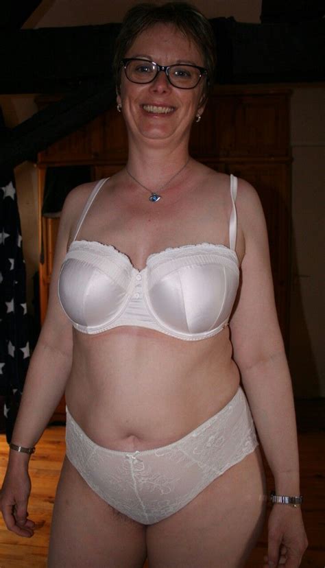 Between the combination of the anatomy and absolutely wonderful conditions, the shape is supposed to look like. Pin on mature women