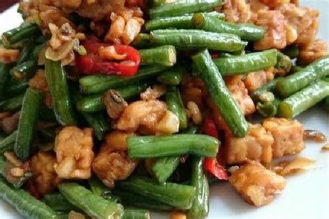 Resep masakan rumahan berikutnya adalah tumis kangkung. 3 Resep Masakan Rumahan Sederhana yang Lezat dan Bergizi ...