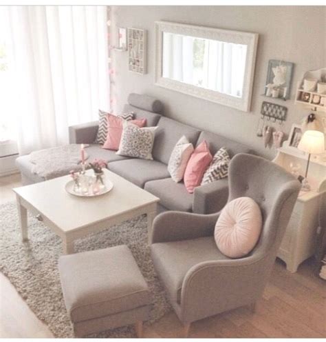 Discover various pink living room photo gallery showcasing different ideas. For a single apartment #single_apartment_decor ...