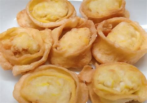 Masukkan gula pasir, tepung, susu bubuk, telur, dan garam, ke dalam adonan. Jajanan Tahu Egg Roll Tanpa Ikan / Ide Bisnis Kuliner ...