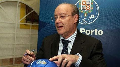 Mas que depois pinto da costa faltou à palavra na indicação de um presidente para a liga e que desde aí não voltaram a falar. Pinto da Costa, el perpetuo presidente