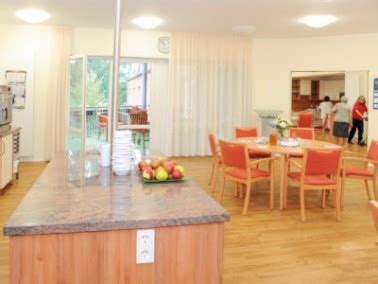 It is located in mülheim less than 1 km away from the city centre and the ruhr river. Mülheimer Seniorendienste Haus Kuhlendahl in Mülheim an ...