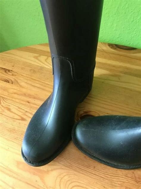 Wer bei ebay kleinanzeigen nach schnäppchen sucht, findet auch kuriose angebote. PVC /Gummi Reitstiefel Kinder / Damen schwarz Gr.38 in ...