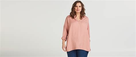 Shop vores udvalg af zizzi jeans, toppe og jakker. Koop Zizzi online bij e5 | Grote maten dameskleding | e5 mode