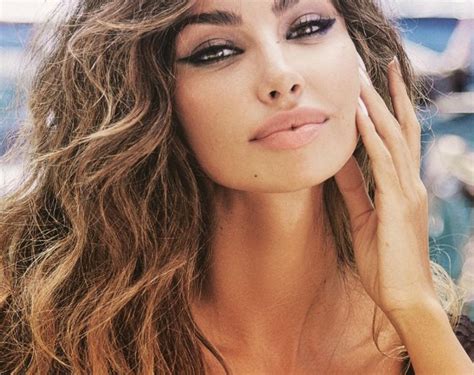 Radio, video, audio, musica e le migliori storie scelte per te e raccontate dai deejay del web Madalina Ghenea e Zaniolo: nuove indiscrezioni