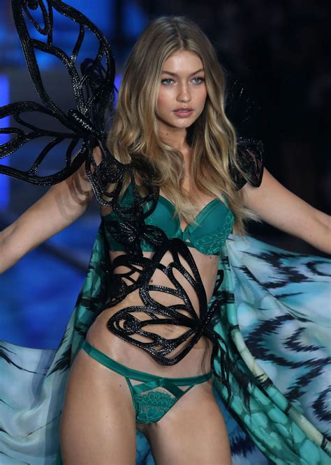 Suscribe for more videos like this! GIGI HADID at Victoria's Secret 2015 Fashion Show in New ...