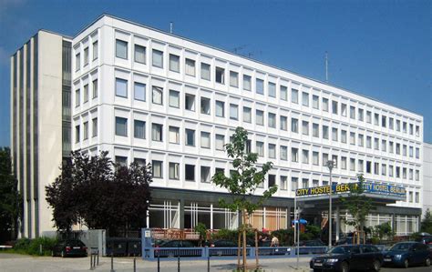 Werfen sie vorab einen blick in die speisekarte und erfahren sie alles weitere über. File:Berlin, Glinkastraße, Konsulatsgebäude ...