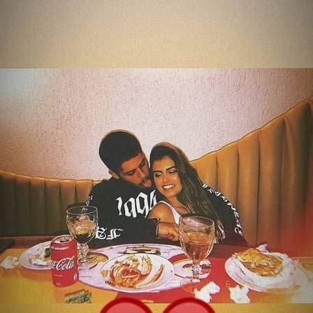 O cantor sertanejo zé felipe confirmou o fim de seu noivado, lendo os comentários em um vídeo sobre os boatos de traição por sua parte. Neymar posta foto com namorada de Zé Felipe e cantor ...