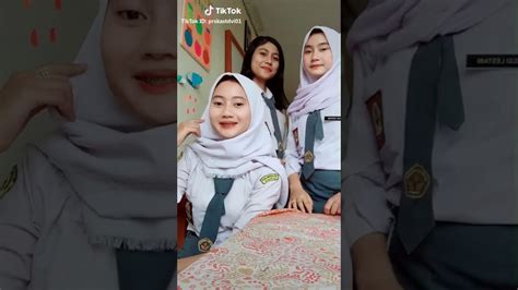 Video 16 menit tersebut merupakan salah satu video viralyang saat ini sedang trending di media sosial, diketahui video tersebut terlihat menunjukan sebuah video seorang wanita yang diketahu adalah kakaknya yang duduk di sopa. Tik tok hot sma viral ID priskastdvi - YouTube