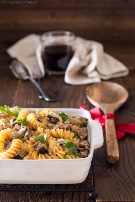 Poi spuntatela 1 e tagliatela a fette spesse 1,5 cm 2, ne otterrete circa 10. Pasta al forno melanzane e ricotta