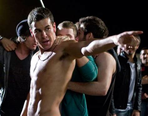 El actor mario casas es el protagonista de una nueva serie basada en un empresario obsesionado es el reto que le faltaba por superar: Mario casas desnudo | CromosomaX