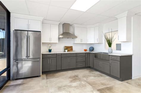We offer a variety of cabinets and countertop options for your orange county home. Kitchen Cabinets Anaheim CA Store - MTD Kitchen