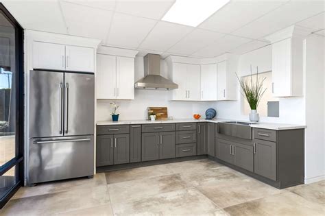 Offers quality kitchen cabinets and quartz countertops to our customers located in anaheim and the surrounding areas. Kitchen Cabinets Anaheim CA Store - MTD Kitchen