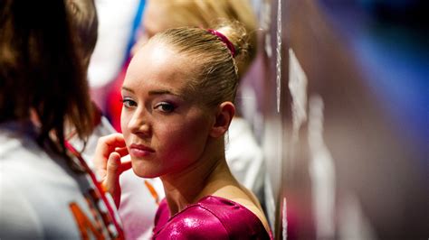 She has competed internationally as a senior since 2009. Lieke Wevers grijpt naast medaille in vloerfinale | NOS