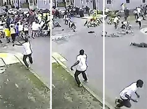 Troca de tiros entre pessoas. G1 - Polícia divulga vídeo de suspeito de tiroteio em Nova ...