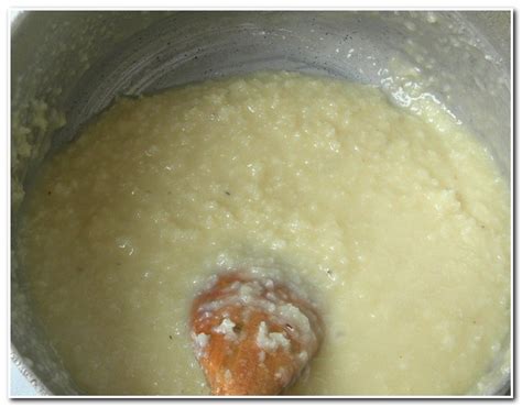 No liquidificador, bata o leite de coco, o leite condensado e 100 g de coco ralado. cocada de leite condensado (8) | Aqui na Cozinha