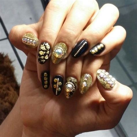 Decoración de uñas largas disenos de unas uñas swarovski uñas color vino uñas acrilicas en 3d diseños de uñas modernas uñas de diamante diseños de uñas elegantes uñas. Uñas De Acrilico Rosas Con Dorado : $220. Uñas acrílicas ...
