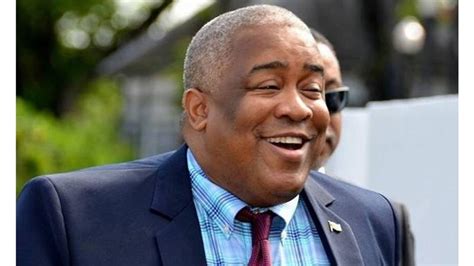 Hij werd beschermd door een deel van het parlement, omdat hij bang is om verantwoording af te leggen. Parlement Suriname stemt in met vervolging ex-minister ...