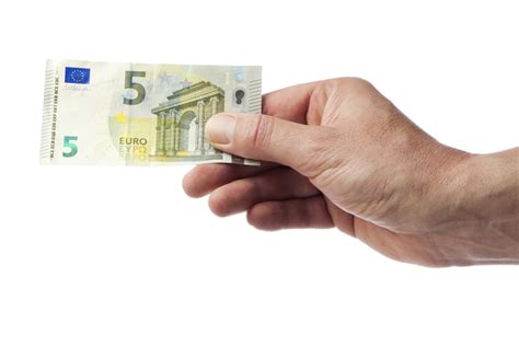 Comment avoir gratuitement 5 euros paysafecard. Le nouveau billet de 5 euros : le premier de la série ...