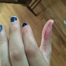 There are soooo many ways to do this, with latex, scar wax, or silicone (3rd degree), but i'm going to show you how to create your cut injury using an easy to make gelatin prosthetic gel, made with items you can find at your local grocery store. How to Make Fake Cuts Using Makeup: 6 Steps (with Pictures)