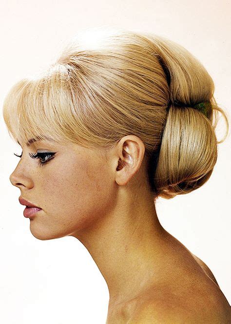 Britt ekland is the daughter of film star mai britt. Britt Ekland en 2019 | Pelo vintage, Britt ekland y ...