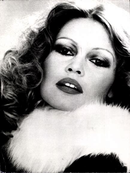 She visits a priest and tells him she has killed a man. 77 Pressefotos Brigitte Bardot, Don Juan 73, Babette ...