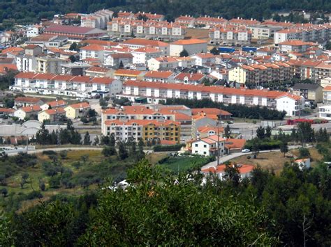 A sertã fica situada no centro de portugal, integra a região do pinhal interior sul e é um dos 13 municípios que constituem a comunidade intermunicipal do médio tejo. Sertã: Princesa da Beira: Julho 2010