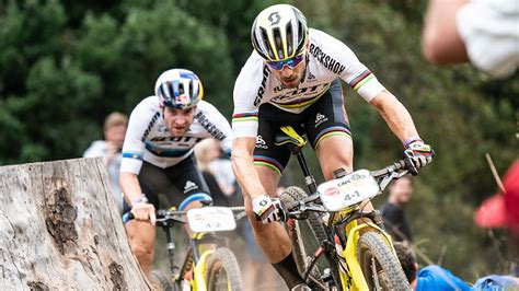 Nino schurter is arguably the best mens cross country racer of this generation, having won basically every xc race there is nino schurter spends 95% of his time training or racing on his bike. Ciclismo: Nino Schurter sigue reinando tras el COVID-19 ...