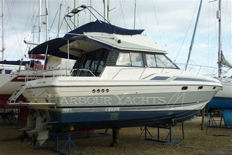First of the sunseekers to be built with a flybridge. Sunseeker Jamaican 35 for sale in United Kingdom for £36,950