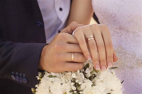 Tantissimi auguri affinché questo giorno sia l'inizio di un felice e lungo futuro insieme. Matrimonio e battesimo insieme - come gestire al meglio ...