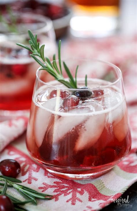 Cranberry bourbon cocktail thanksgiving cocktail 7 7. Bourbon Christmas Cocktail - 40 Must Try Christmas ...