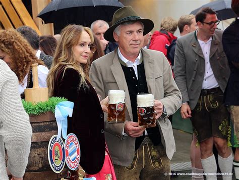 Viimeisimmät twiitit käyttäjältä carlo ancelotti (@mrancelotti): FC Bayern Trainer Carlo Ancelotti Oktoberfest Käfer Wiesn ...