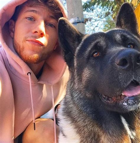 Per la prima volta, un aspirante concorrente, enzo capasso, viene squalificato dal gioco per violazione del regolamento ancora prima dell'inizio della trasmissione. Valentina Vignali, le foto con il suo nuovo fidanzato (che ...