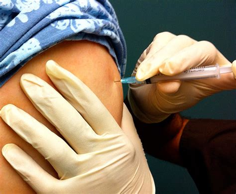 Det är inte ovanligt att området du fick sprutan blir röd och svullen. Stelkramp - Vaccinationer.se