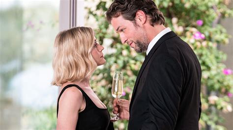 Miranda blake, un'ispettrice inglese, dipendente dal suo lavoro e senza un grammo di umorismo, andrà a lavorare sull'isola di maiorca; Honour Amongst Thieves - The Mallorca Files S01E01 | TVmaze
