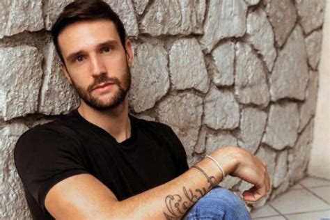Il di andrea, jacopo, il fratellastro del gieffino nato dal matrimonio precedente del calciatore, ha voluto. Pomeriggio 5, bomba su Andrea Zenga: la verità sul padre