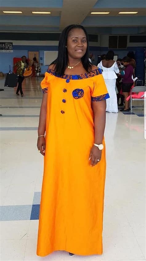 Largement suffisant pour qu'une femme africaine fasse passer un message clair et précis. Modèle De Robe D été En Pagne - Facile à faire