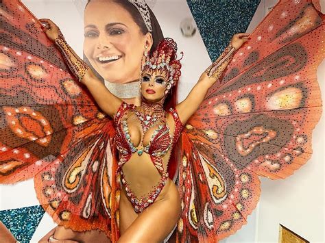 Um dos princípios fundamentais da democracia é a igualdade perante a lei. #Carnaval2019: Viviane Araujo usa body decotado ...