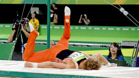 Ze blijven tot de verbeelding spreken. Zonderland even buiten bewustzijn na val - Olympische ...