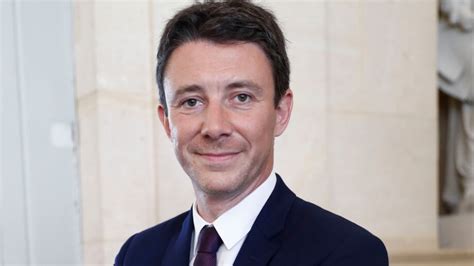 Benjamin griveaux quitte la course à la mairie. Benjamin Griveaux - La biographie de Benjamin Griveaux ...