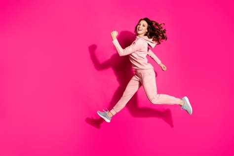 Glami.cz ženy oblečení bundy a kabáty kabáty prošívané kabáty dámské prošívané kabáty pro plnoštíhlé. Jak nosit tepláky a vypadat přitom stylově | FashionMagazin.cz