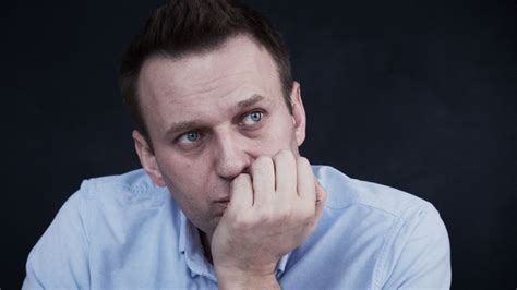 Рассказываем о «непубличном главе отдела расследований» фбк (с фактчеком). Навальный, Певчих, "Новичок". Сложные ответы на простые ...