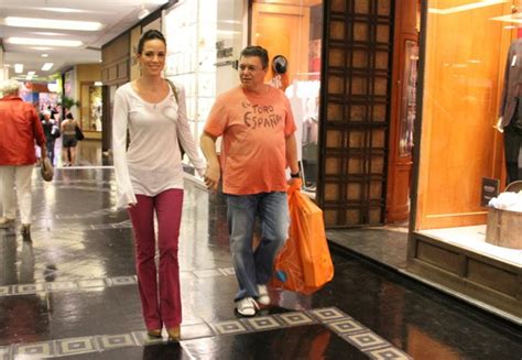 #boninho instagram videos and photos. Ana Furtado e Boninho passeiam em shopping no Rio - Quem ...