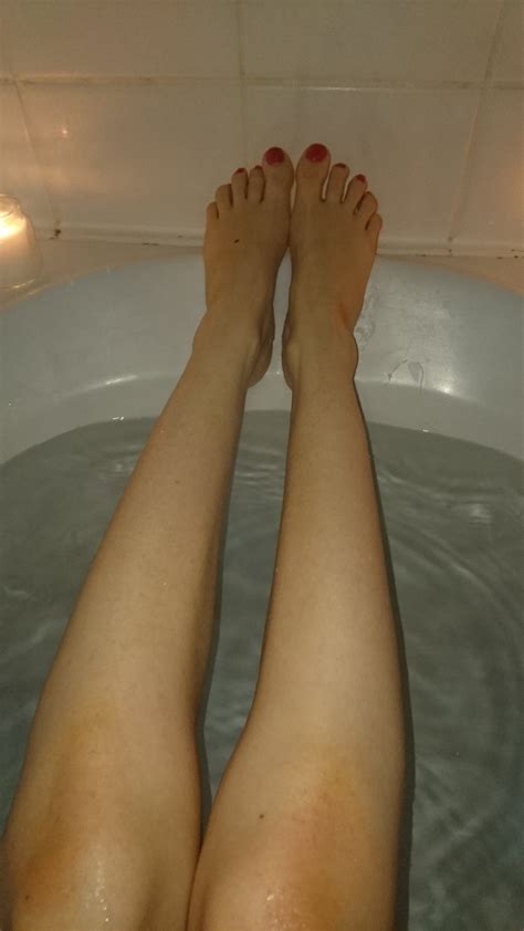 Sharp, shooting pain in the inner ankle and along the foot. Goddess perfection👄 on Twitter: "Who's going to #tribute ...