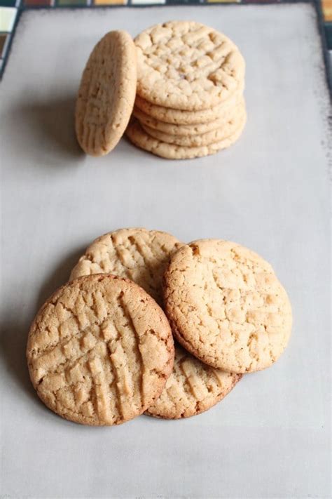 Peanut butter, brown sugar and egg. 3 Ingredient Peanut Butter Cookies No Egg / 3 Ingredient Peanut Butter Cookies Recipe By Tasty ...