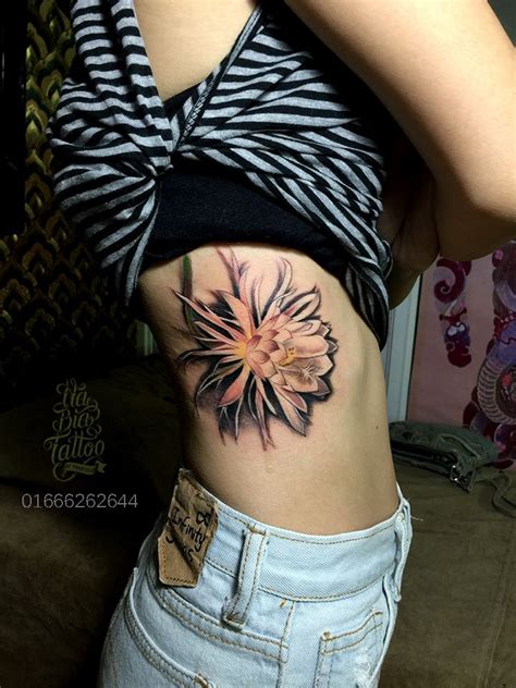 Hình xăm mini đôi nam nữ ở cổ tay, vai. Hình xăm hoa đẹp,Epiphyllum tattoo, hình xăm hoa quỳnh ...