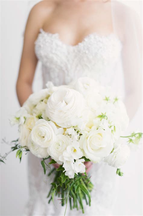 Macadamia nuts are also a type of protea! 10 ALL-WHITE WEDDING BOUQUETS | SocialAndPersonalWeddings.ie