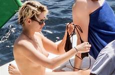 stewart kristen paparazzi caught amalfi maxwell sunbathing braless nipples thefappening lesbian
