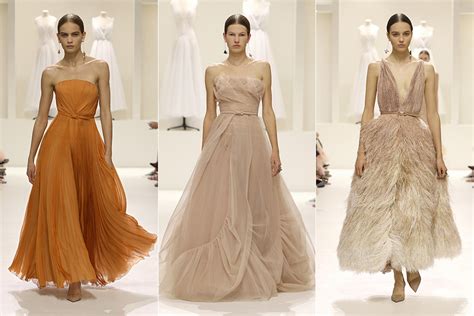 La casa di moda francese, che ha disegnato il suo meraviglioso abito da sposa, . Dior Abiti Da Sera 2019 / Christian Dior Fall 2019 Couture ...